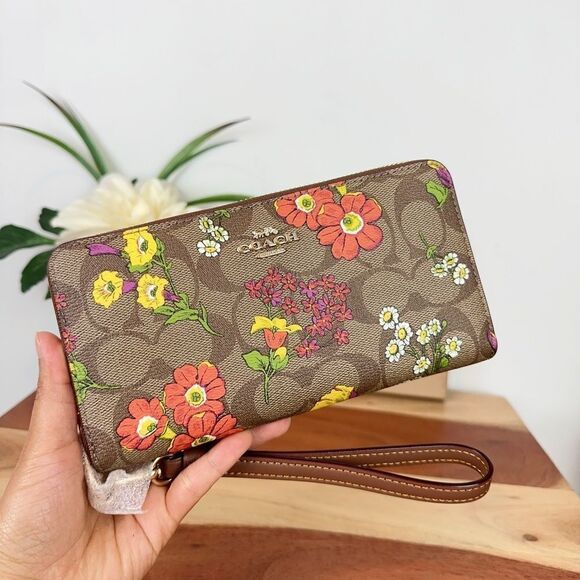 NWT Coach Boxed Long Zip Around Wallet‎ In Signature Canvas With Floral Print - Picture 5 of 8
